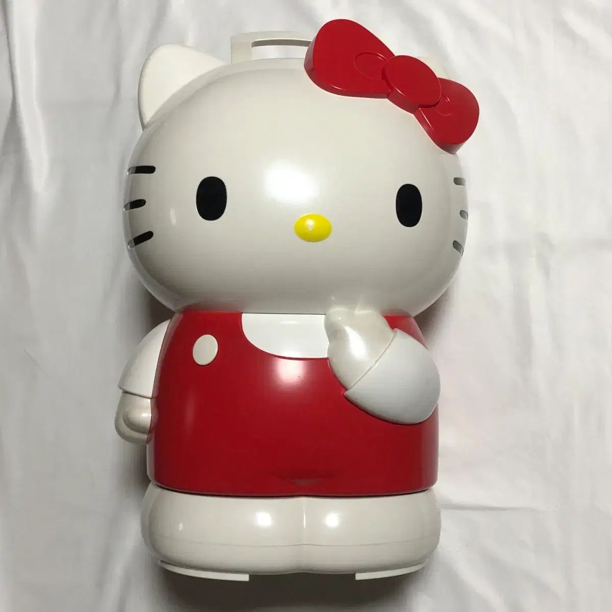 ハローキティ 冷感素材 冷温庫 - メルカリ