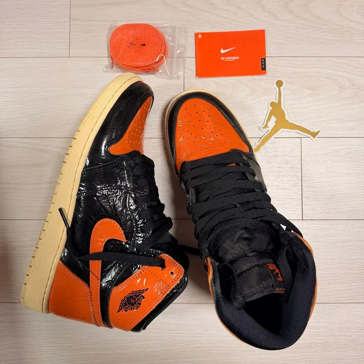 ナイキ エア ジョーダン 1 ブラック オレンジ OG レトロ ハイ 250(7Y