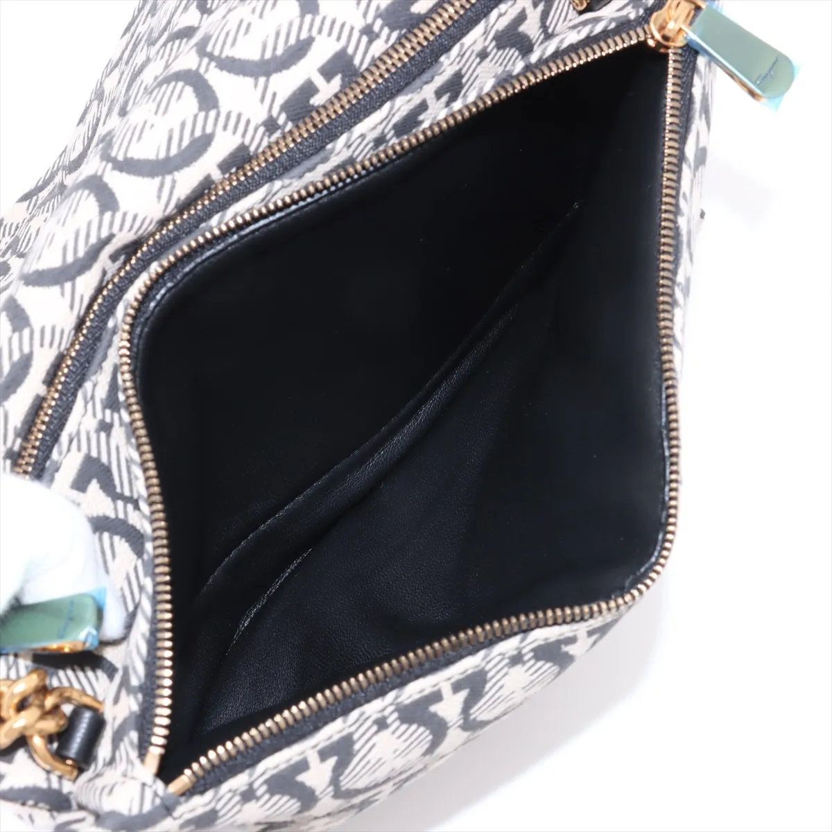 極美品 サルヴァトーレフェラガモ ガンチーニ チェーン ショルダー