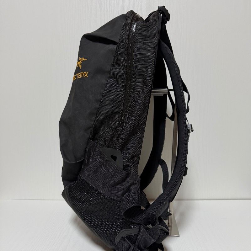 希少 美品 アークテリクス バックパック arro22 廃盤 Magenta ARC'TERYX アークテリクス ARRO22 アロー22 リュック バックパック