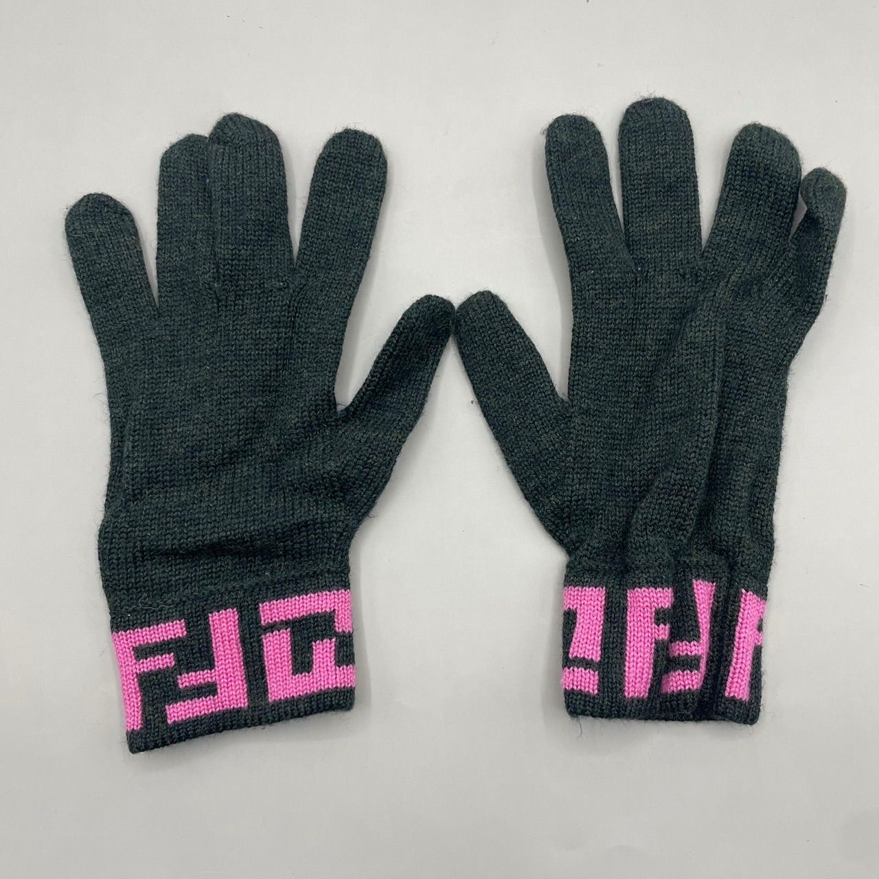 極美品 FENDI フェンディ 手袋 グローブ ウール ズッカ柄 希少カラー
