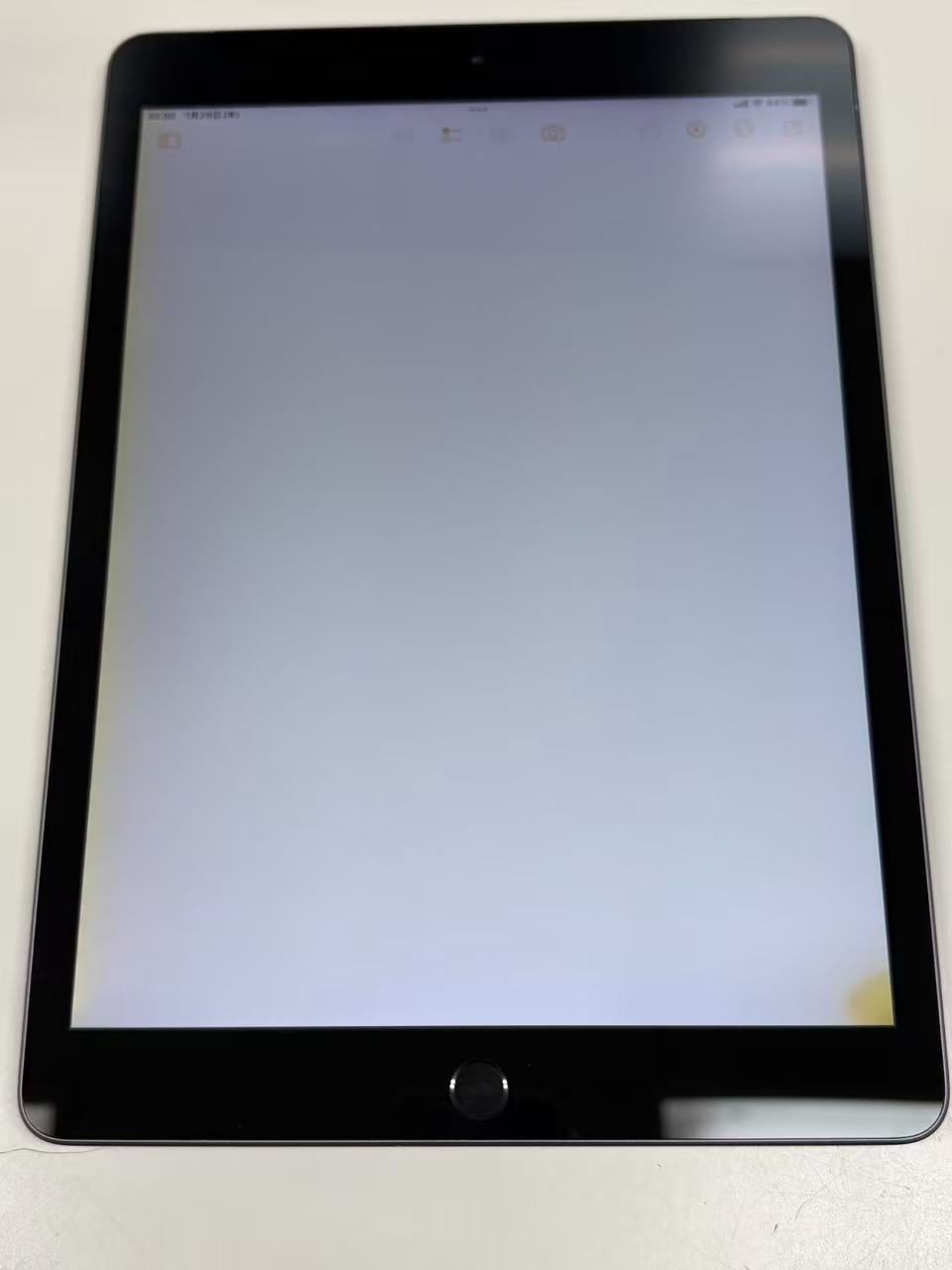 外装極美品 電池76% SIMフリー iPad (第7世代) 32GB スペースグレ