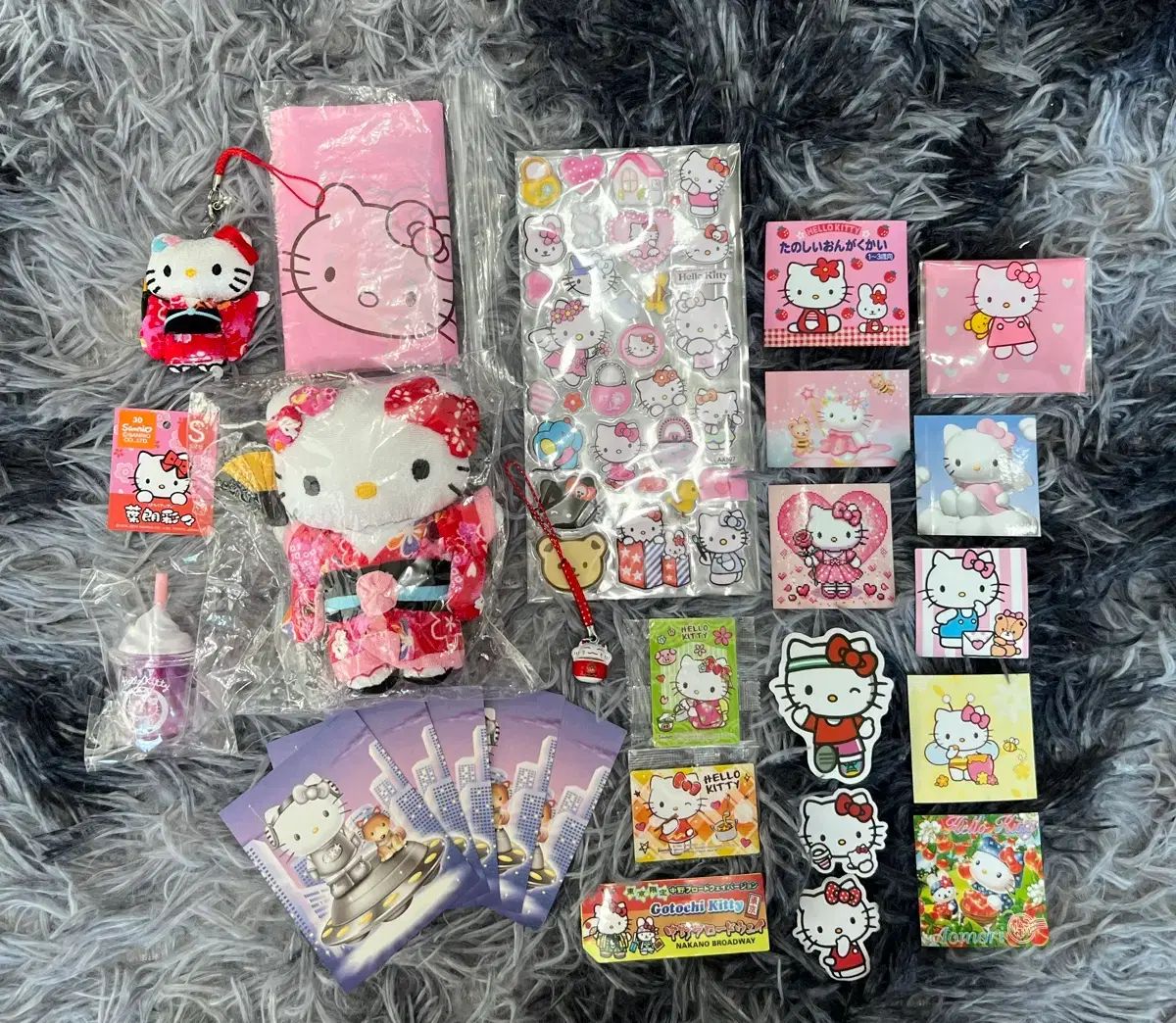 ハローキティ ぬいぐるみ グッズ まとめ売り - メルカリ