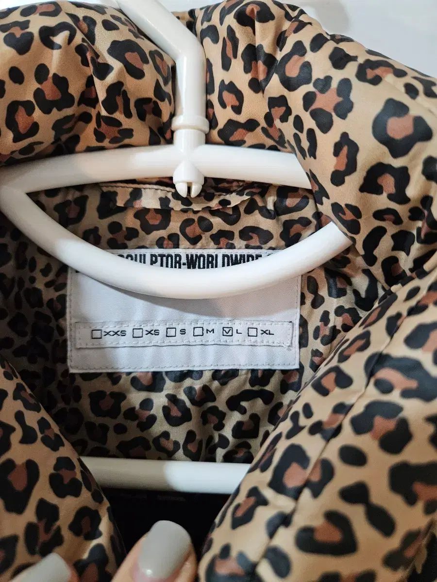 SCULPTOR ヒョウ柄 ダウン アウター - メルカリ