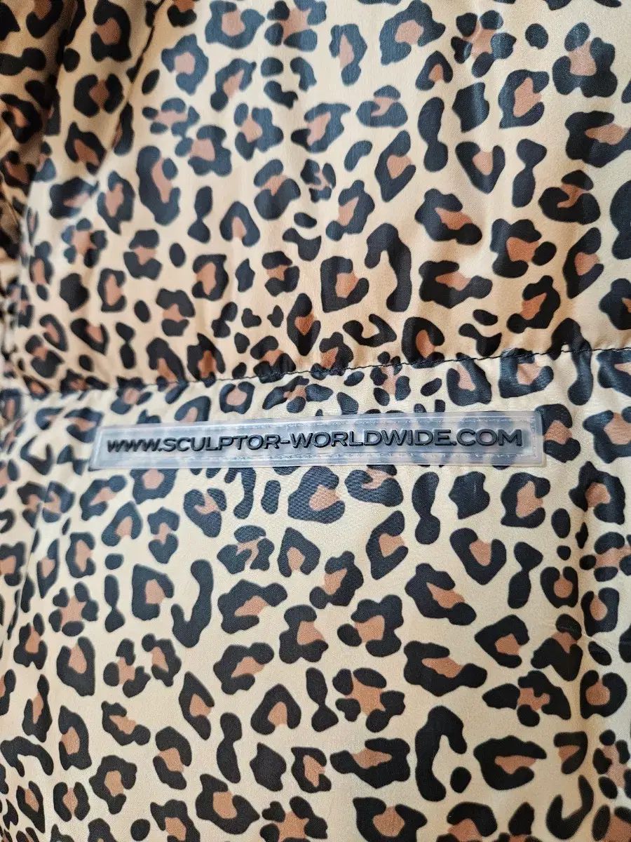 SCULPTOR ヒョウ柄 ダウン アウター - メルカリ