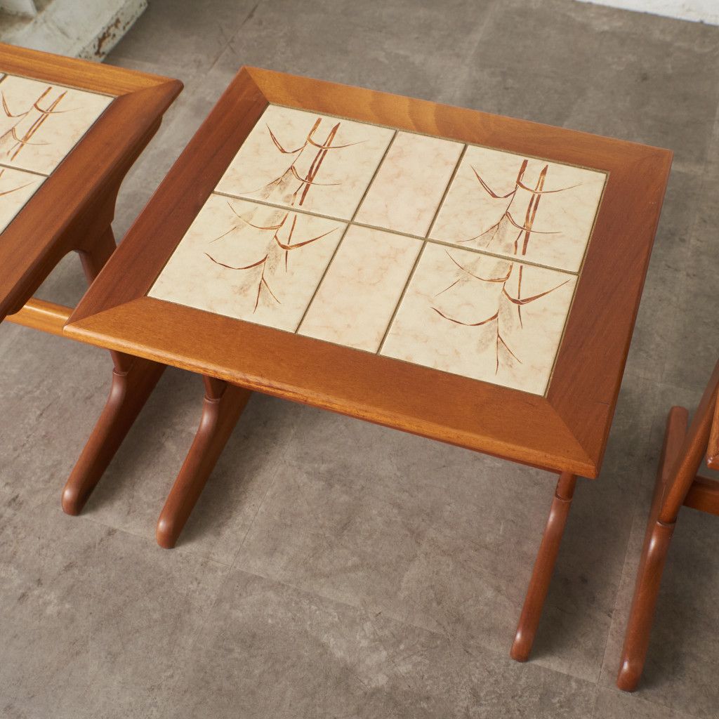 イギリス ヴィンテージ タイルトップ ネストテーブル ローテーブル