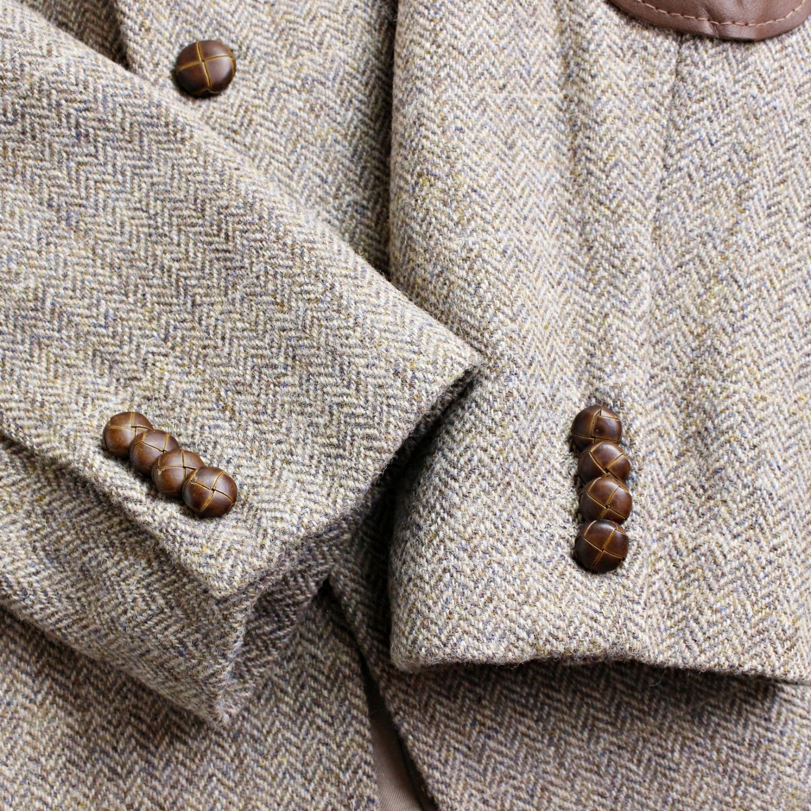 クラシックなハリスツイードジャケット エルボーパッチ付き XL～XXL