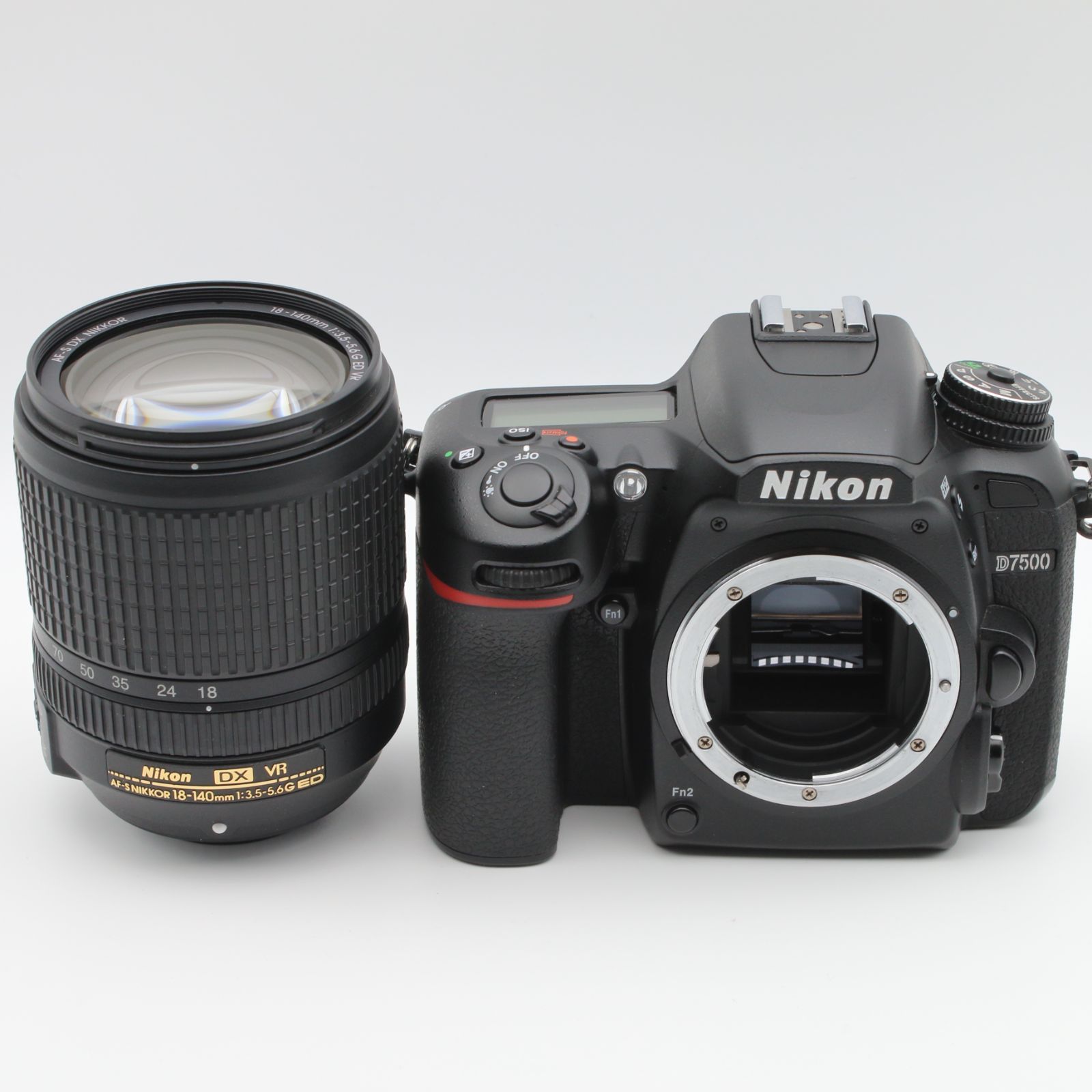 極上品】 Nikon D7500 18-140VR レンズキット AF-S DX NIKKOR 18-140mm