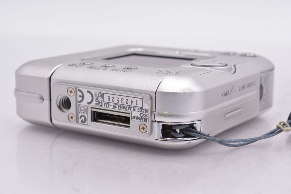 ニコン Nikon COOLPIX SQ 3x 元箱、バッテリー、充電器スタンド、付属