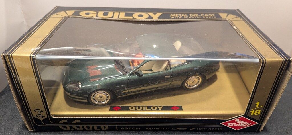 GUILOY 1/18スケール ASTON MARTIN DB7 グリーンメタリック 67537