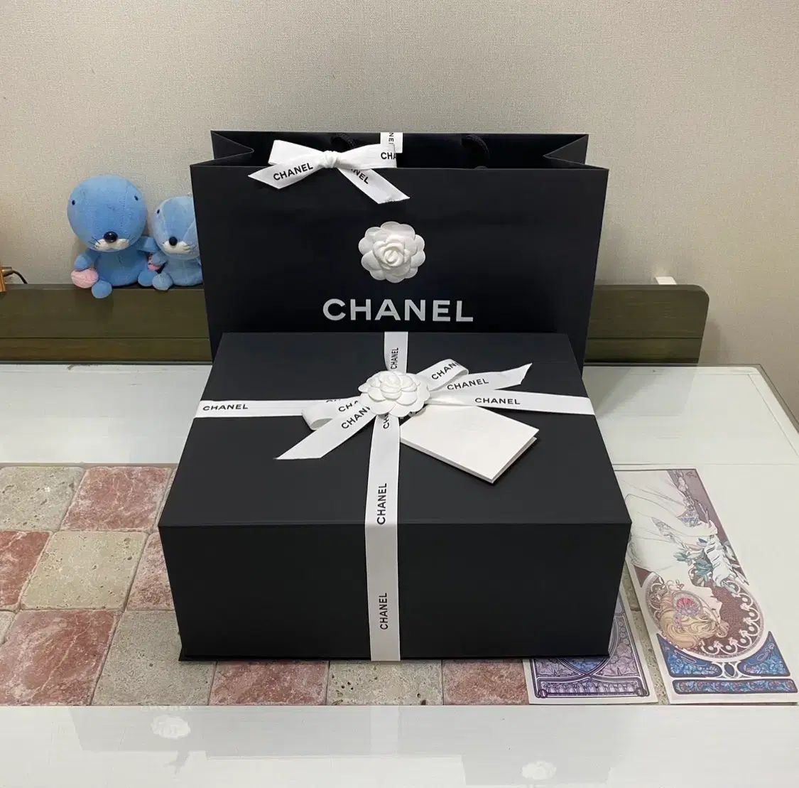 シャネル マグネットボックス(37 5x28 5x15 5) + リボン + カメリア +