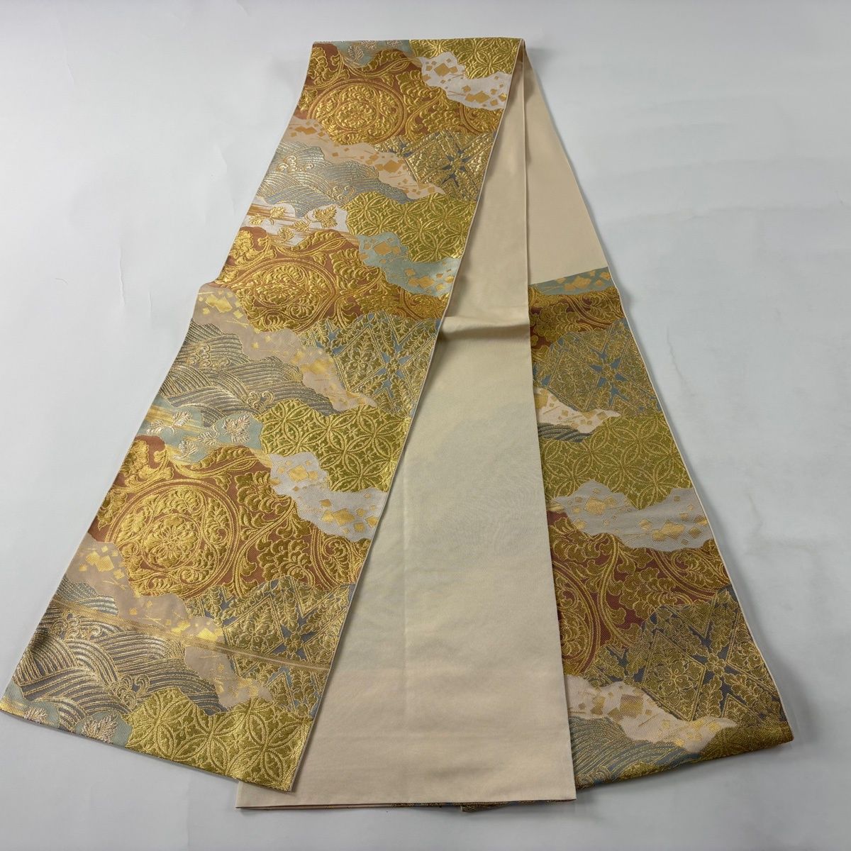 美品】 袋帯 名品 川島織物 落款 花唐草 七宝花菱 金銀糸 箔 ベージュ