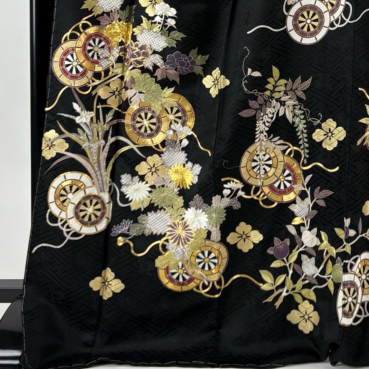 美品】 振袖 身丈174.5cm 裄丈69cm L 袷 ますいわ屋 花車 刺繍 金糸 黒