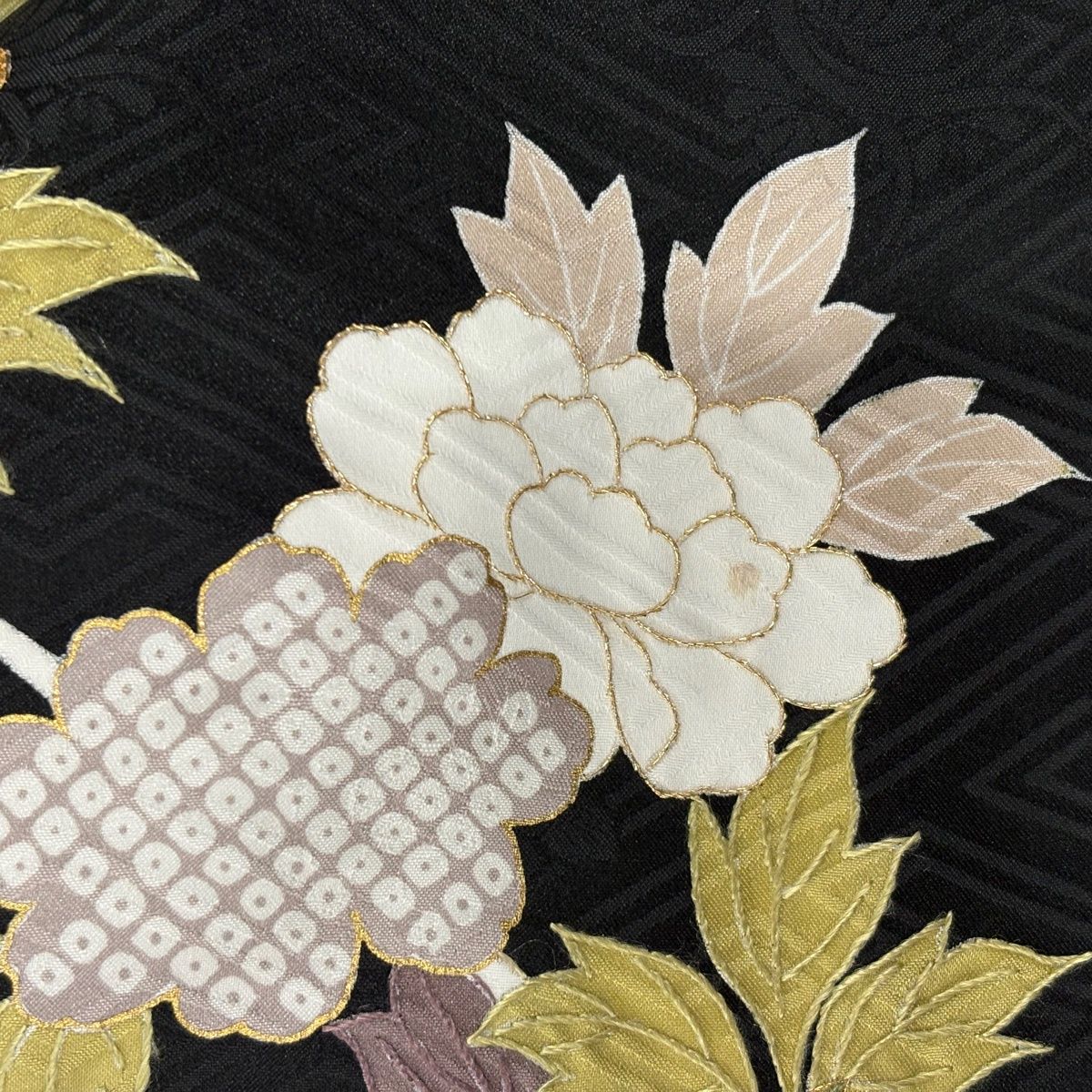 美品】 振袖 身丈174.5cm 裄丈69cm L 袷 ますいわ屋 花車 刺繍 金糸 黒