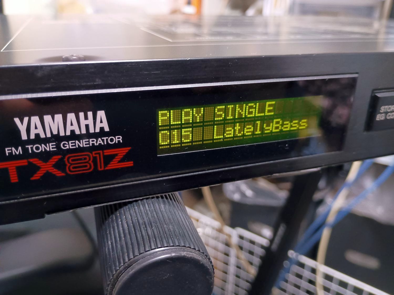 完動品】YAMAHA TX81Z｜FMトーンジェネレーター｜名機 LatelyBass搭載