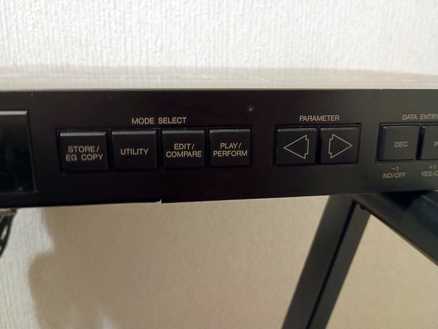 完動品】YAMAHA TX81Z｜FMトーンジェネレーター｜名機 LatelyBass搭載