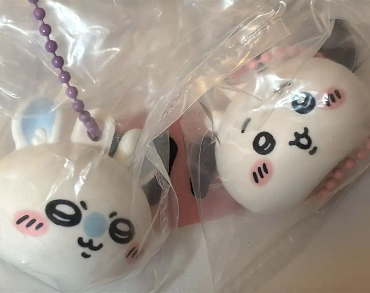 ちいかわたちがリップを守る♪キタンクラブからカプセルトイ「ちいかわ