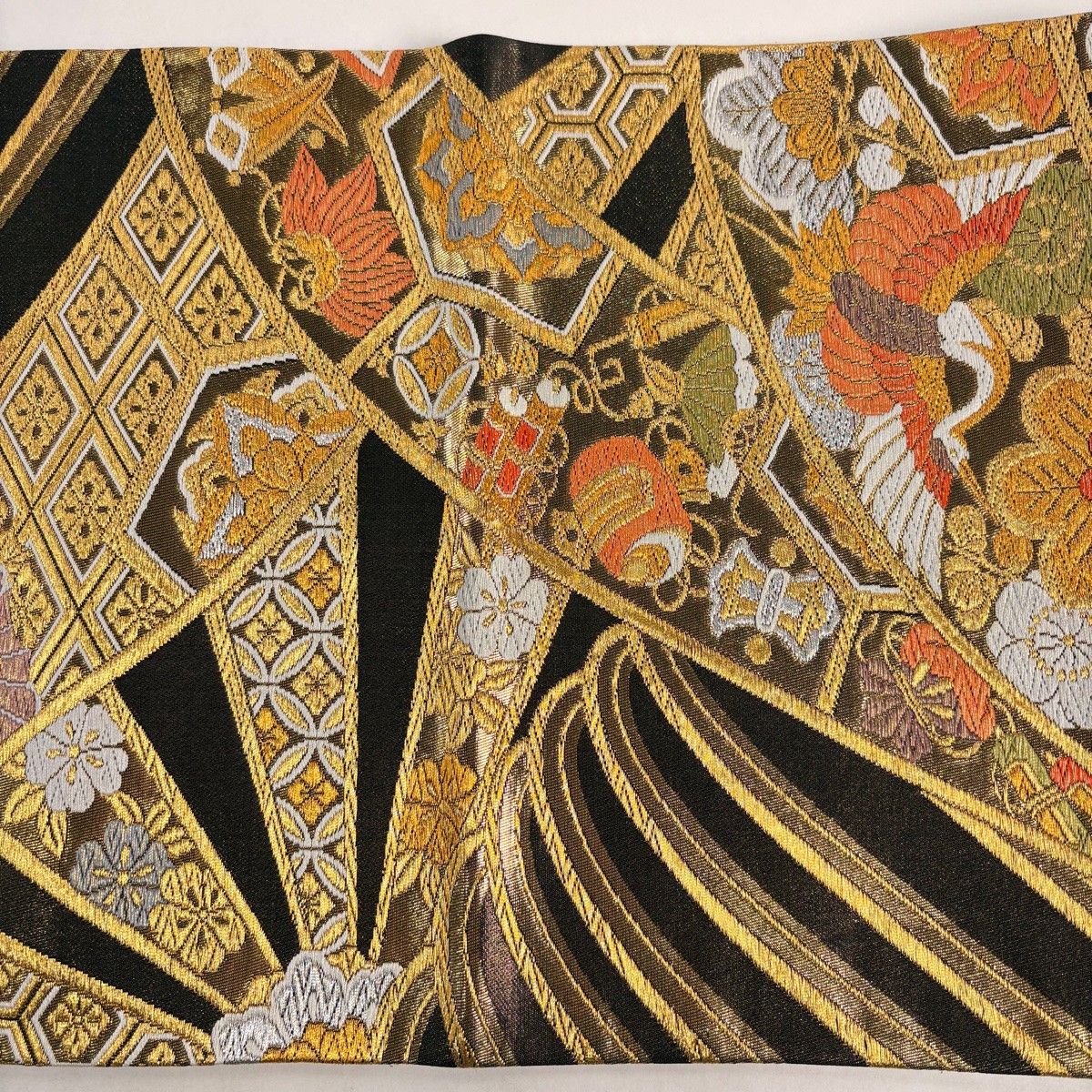 B 鶴に宝尽くし模様 金糸 黒 正絹 六通 袋帯 フォーマル O13 B 鶴に宝尽くし模様 金糸 黒 正絹 六通 袋帯 フォ マル O13 まいづる