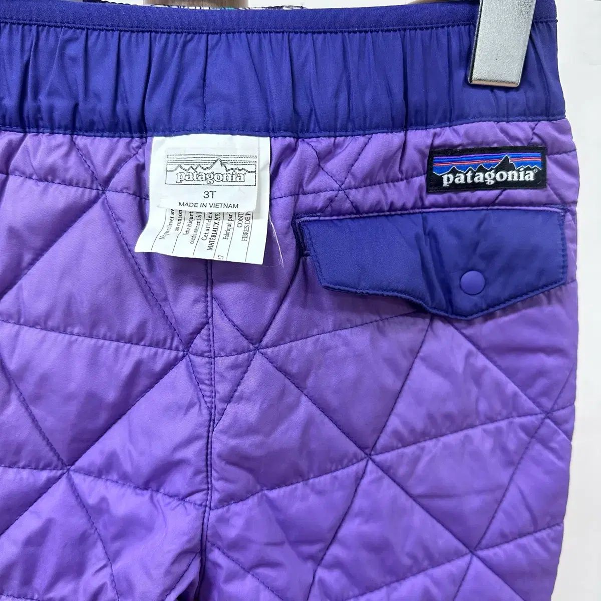 パタゴニア キッズ リバーシブル ダウン パンツ 3T (フラワー / PURPLE