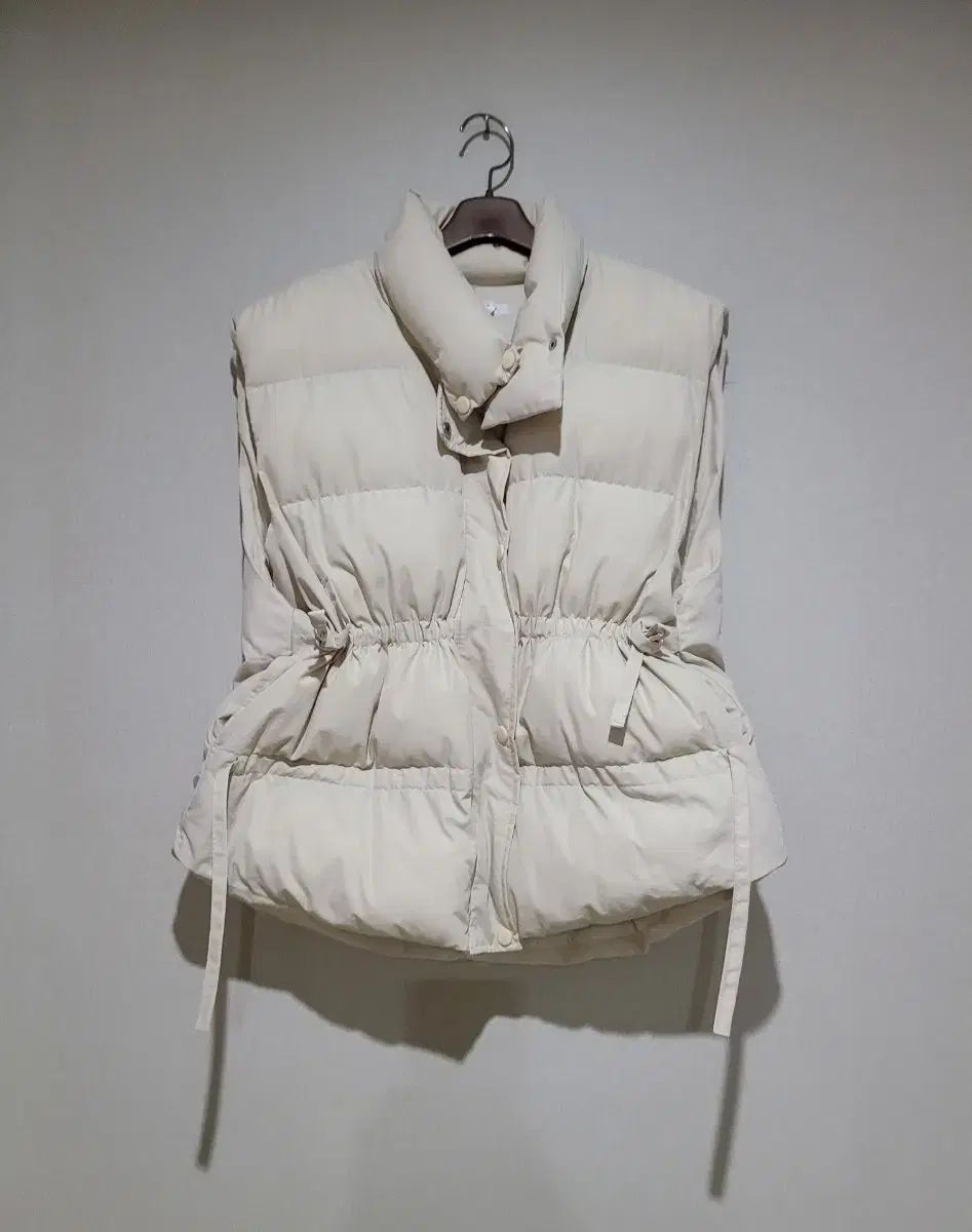 アイボリー ダウン ベスト キルティング ベスト - メルカリ