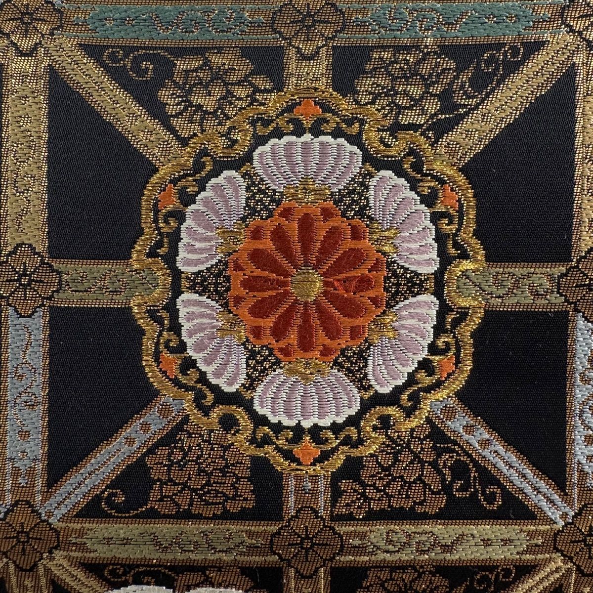 美品】 袋帯 秀品 華文 格天井 金糸 箔 黒 六通 正絹 【中古】 - メルカリ