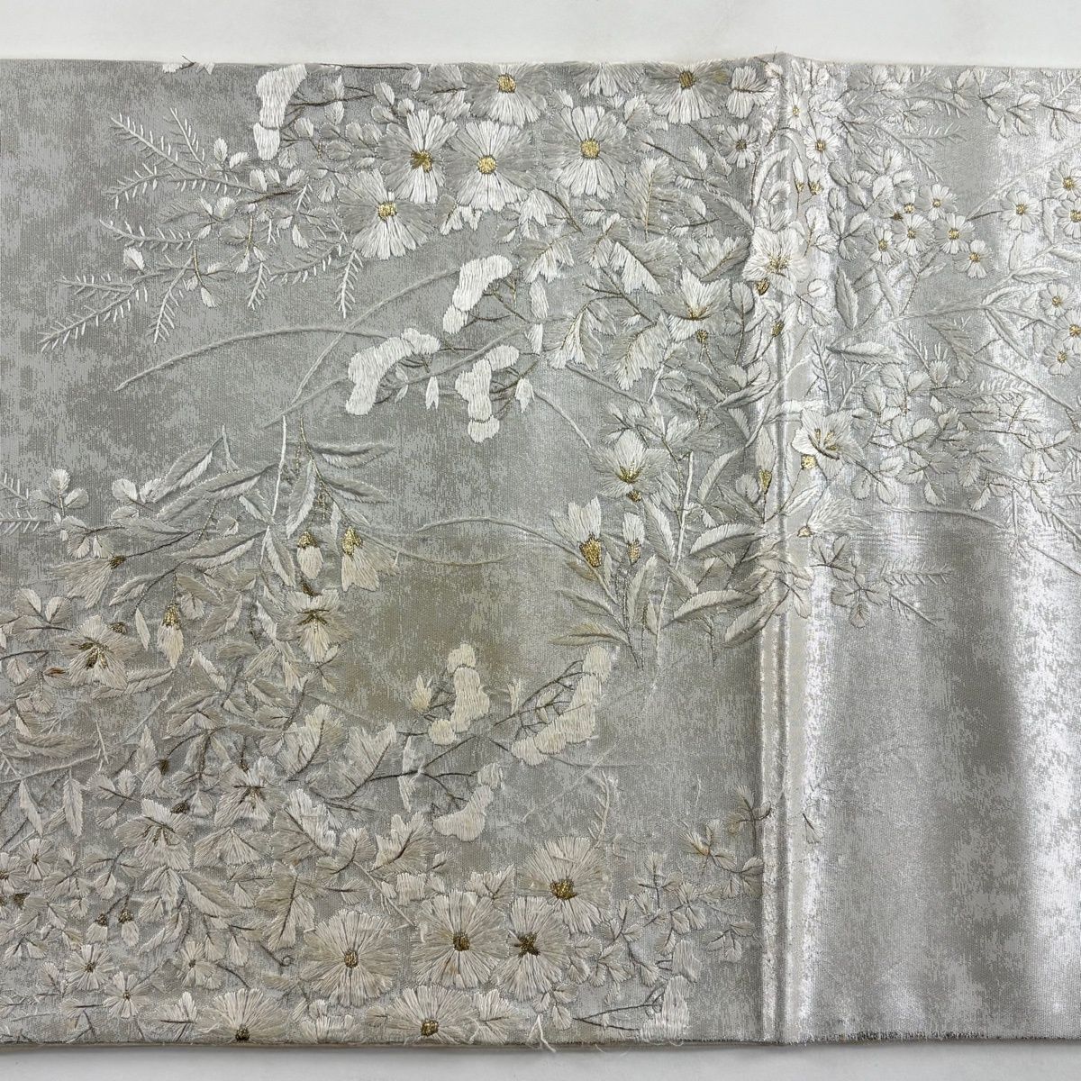 袋帯 秀品 秋草 菊 刺繍 金糸 銀色 お太鼓柄 正絹 【中古】 - メルカリ