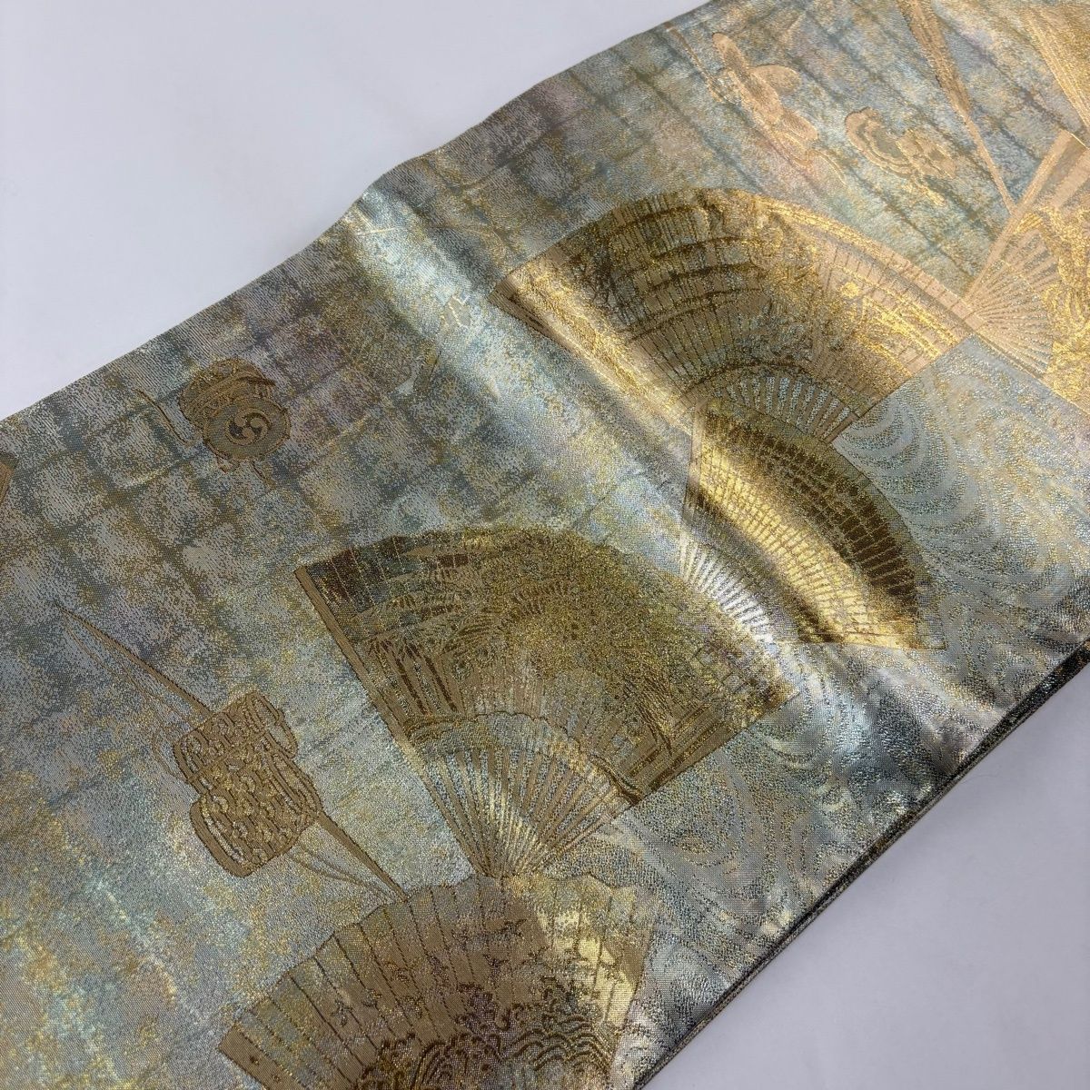 袋帯 美品 逸品 引箔本金紹巴 菱重ね鏡文 金糸 金色 お太鼓柄 正絹 美品】 袋帯 逸品 落款 徳川美術館秘蔵 能楽百扇 花鳥 金糸 箔 金色