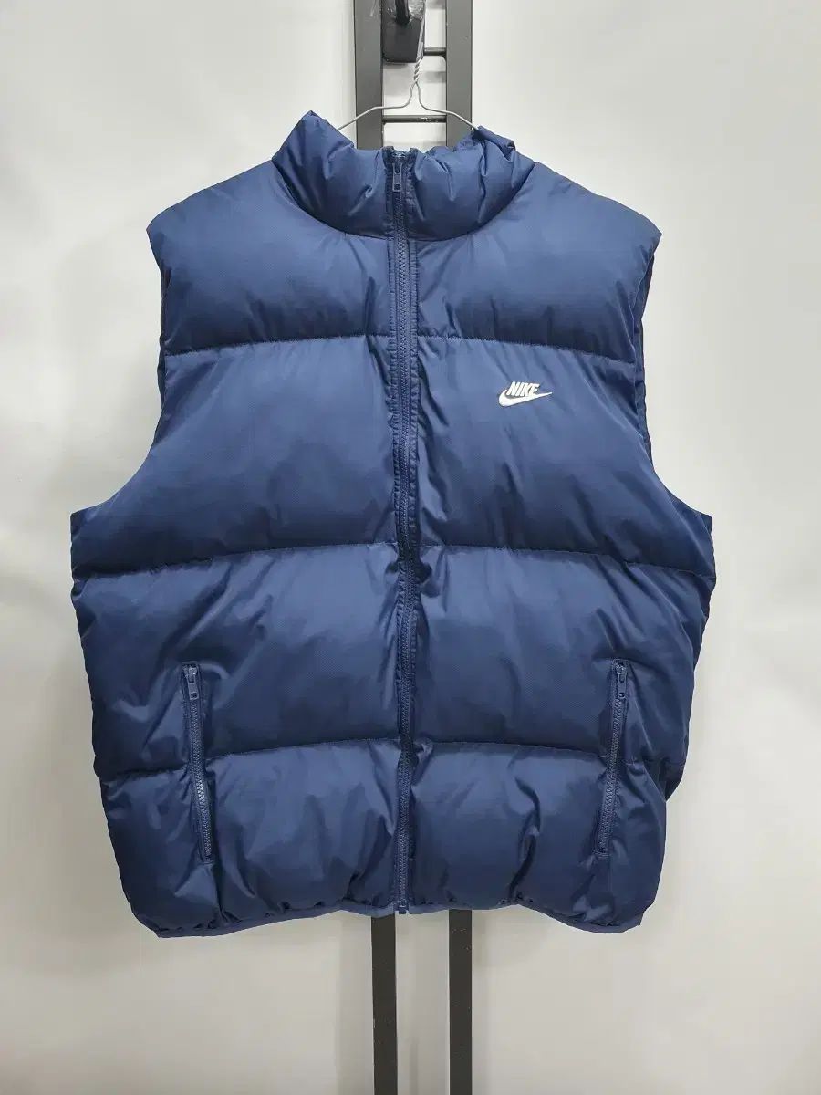 ナイキ ダウン ベスト クラブ プリマロフト ウォーター レペル ファー