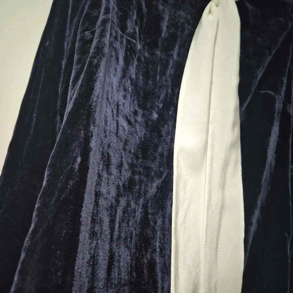 Sandro ツアーベルベット リボン ONE PIECE ブラック - メルカリ