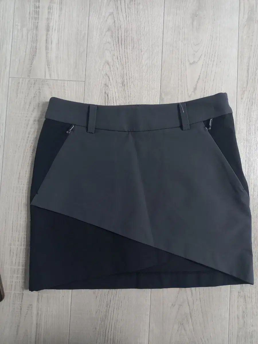 Titleist(タイトリスト) ブラック/グレー ゴルフスカート 64 25インチ