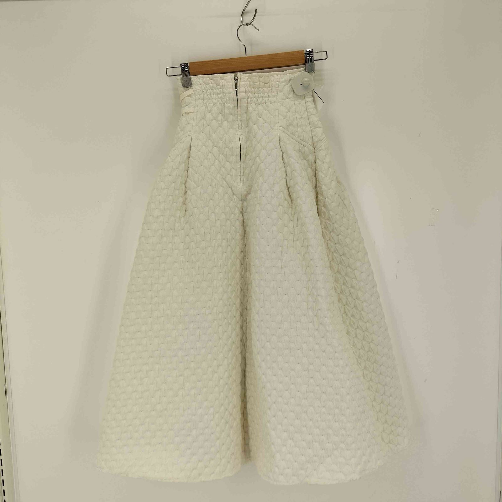 新品未使用 FRAY I.D マトラッセラメジャガードタックフレアスカート FRAY I.D（フレイアイディー）の「マトラッセラメジャガードタック