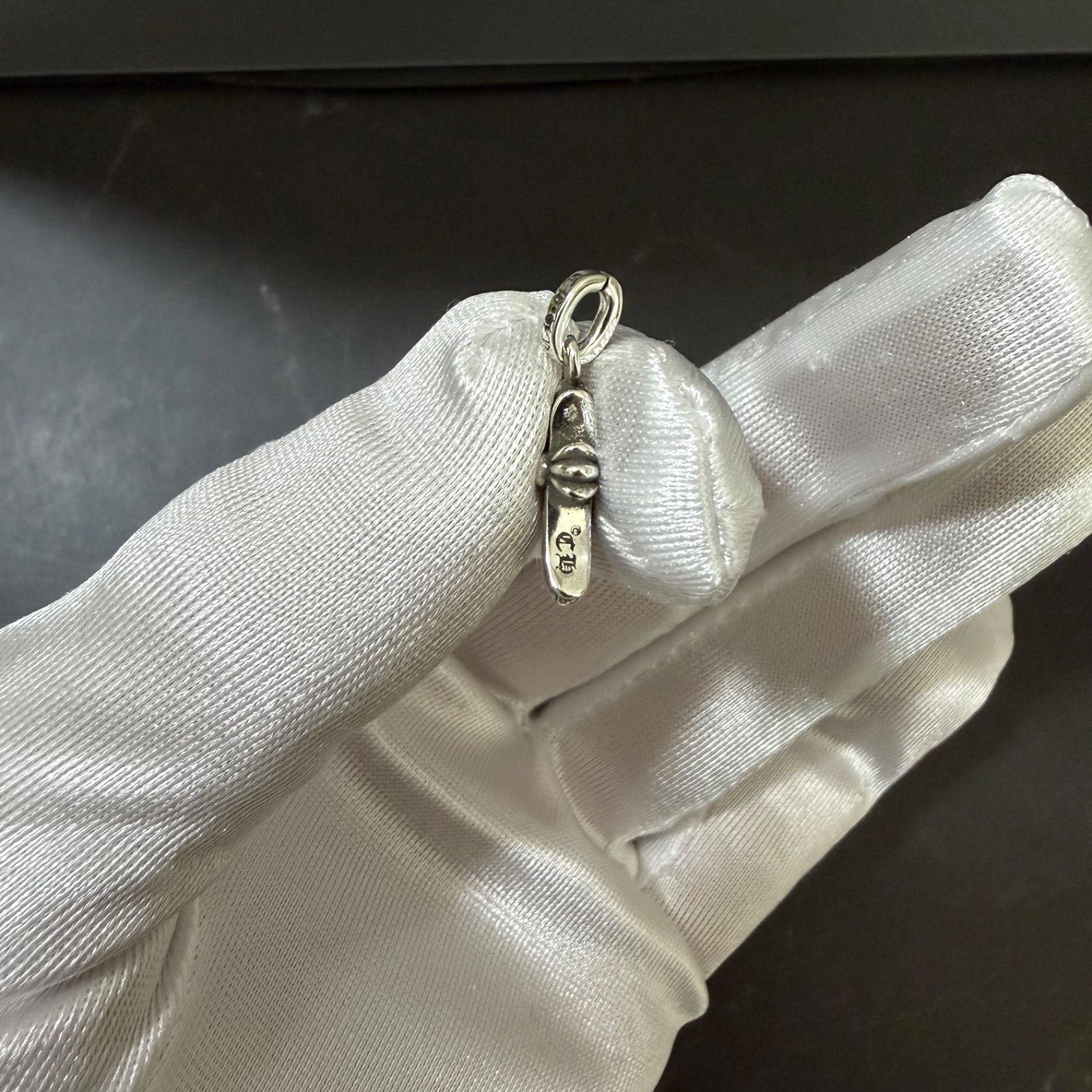 【極小の美】フルパヴェ ベビーファット クロス チャーム 1.5g 刻印有 トップ 2026年最新ベビーファットチャームの人気アイテム - メルカリ
