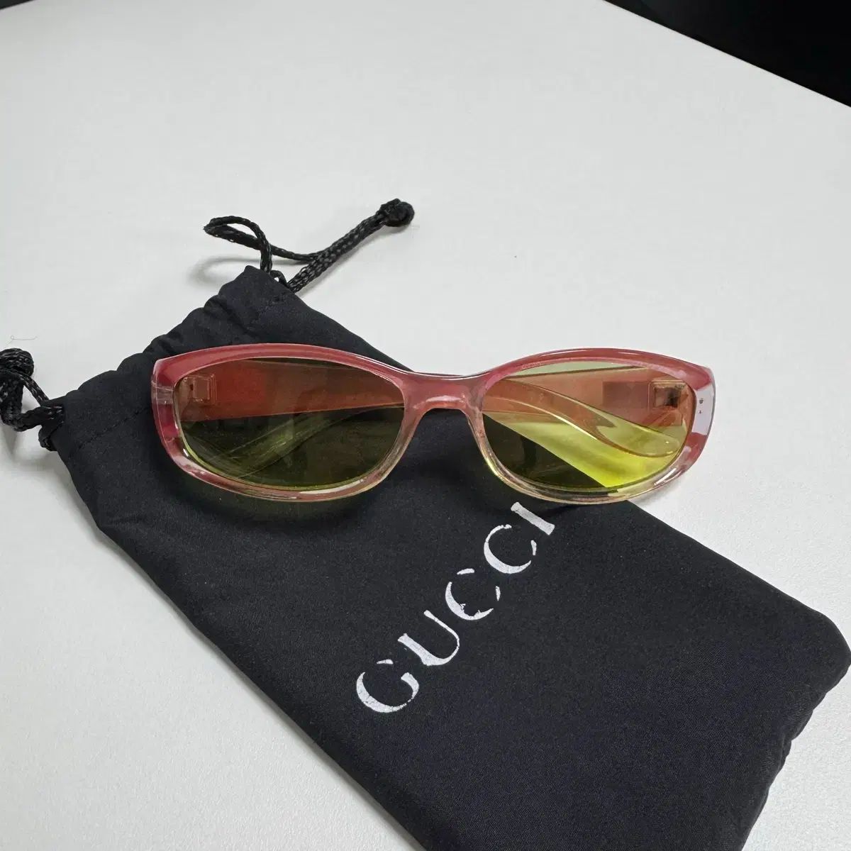 グッチ ピンク キャットアイ サングラス - メルカリ