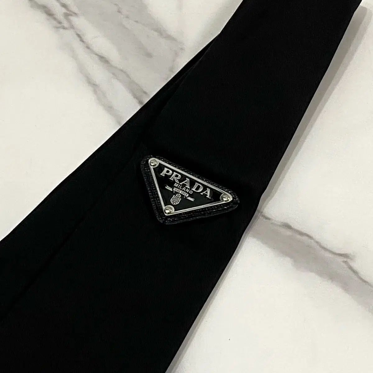 ほぼ新品 PRADA プラダ Re-Nylon ギャバジン 三角ロゴ ネックタイ