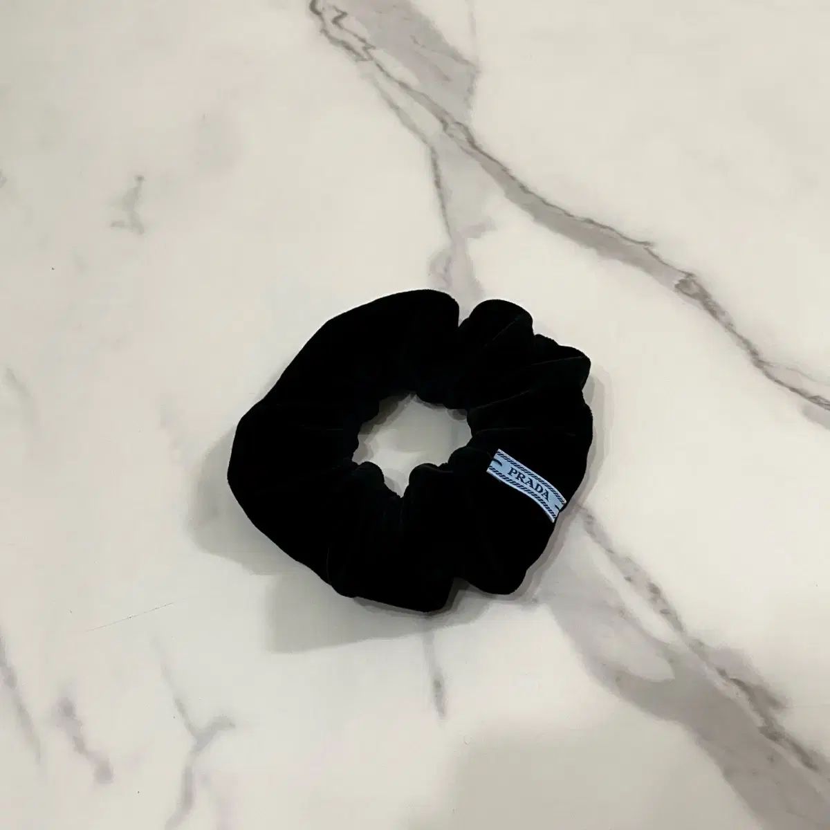 新品 PRADA プラダ ツアーベルベット SCRUNCH ヘアバンド シュシュ