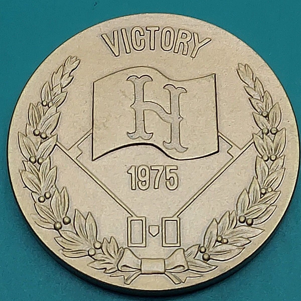 激レア 広島東洋カープ 1975年 セ・リーグ 初優勝 記念メダル 昭和50年