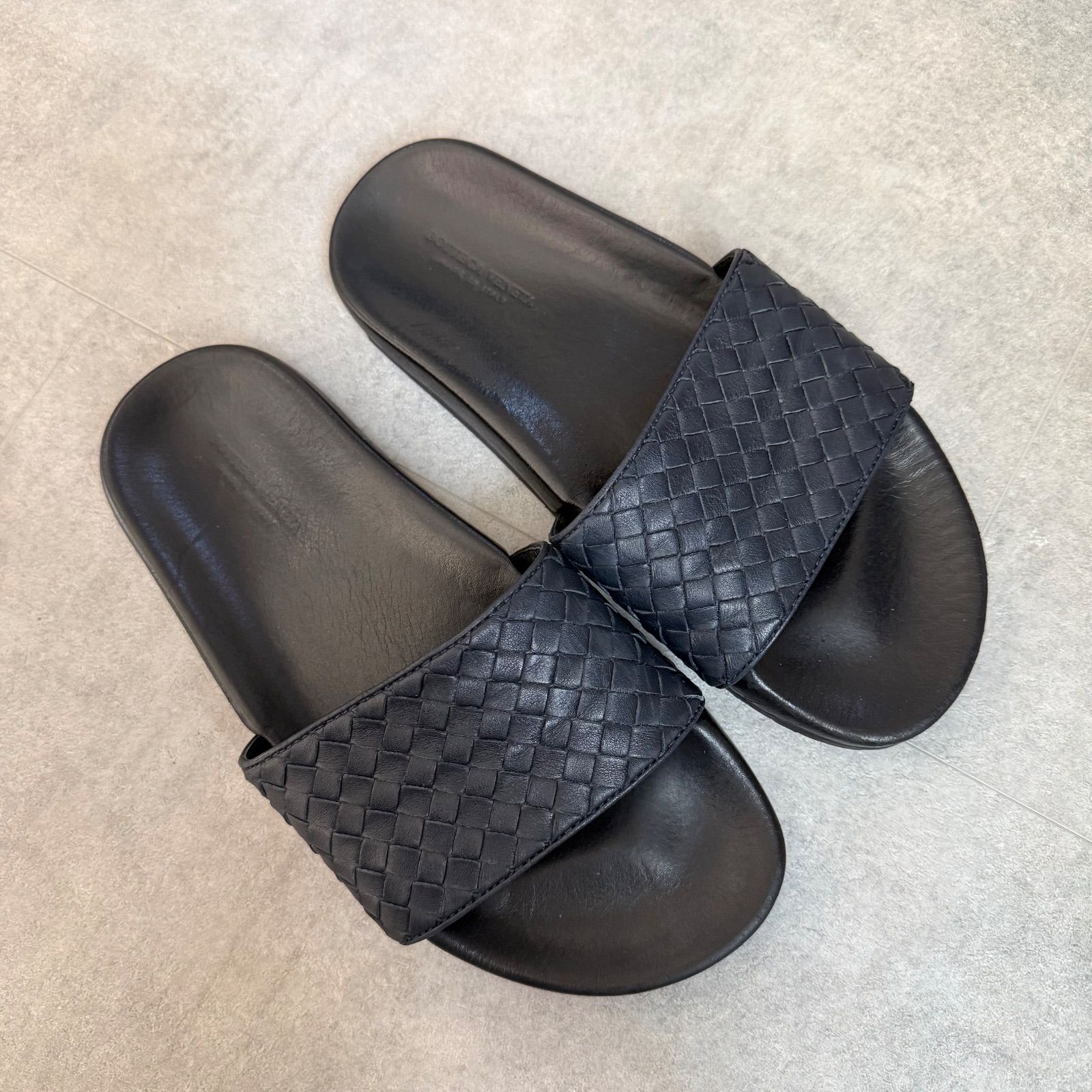 BOTTEGA VENETA ボッテガヴェネタ イントレチャート レザー スライド