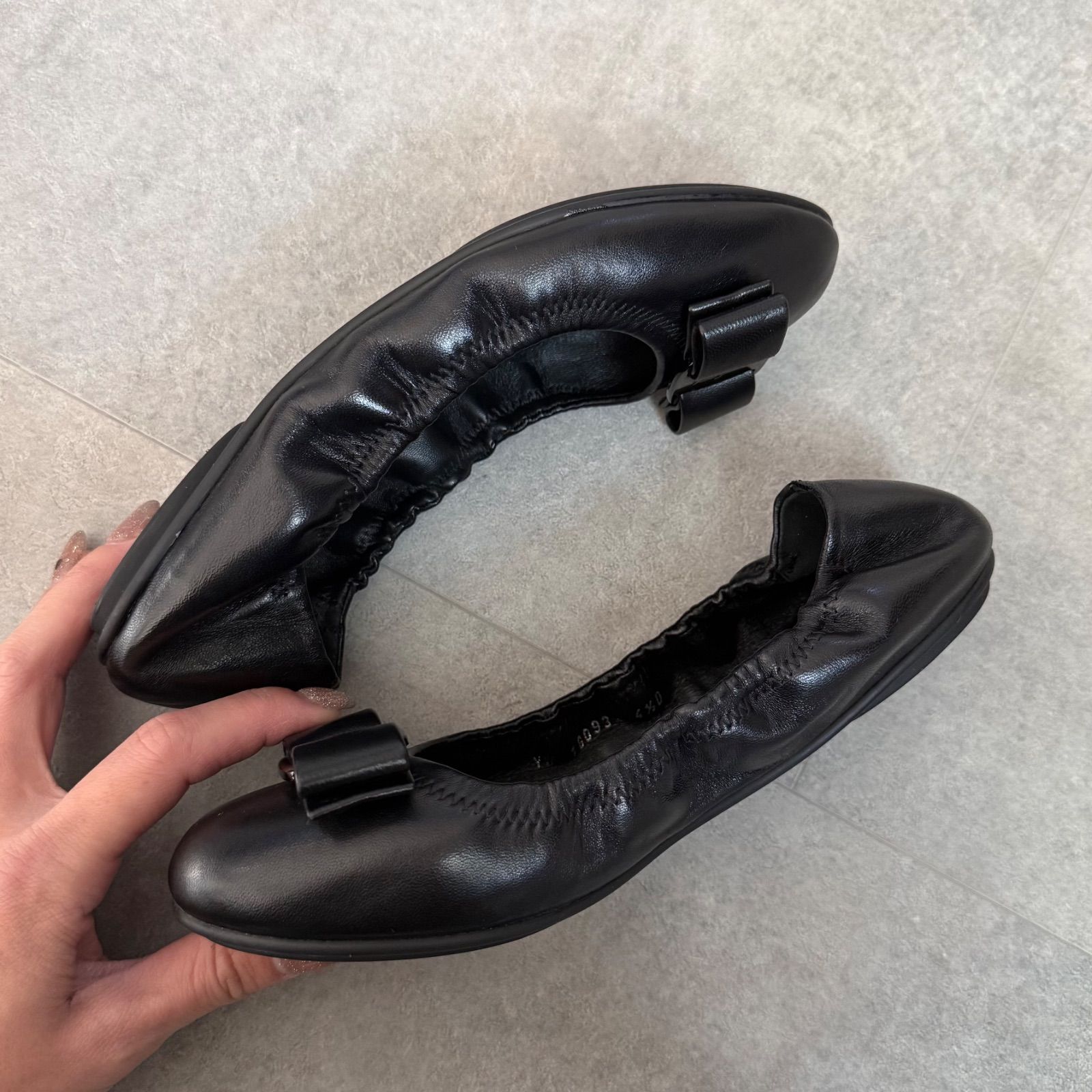 極美品 SalvatoreFerragamo サルヴァトーレフェラガモ ヴァラリボン