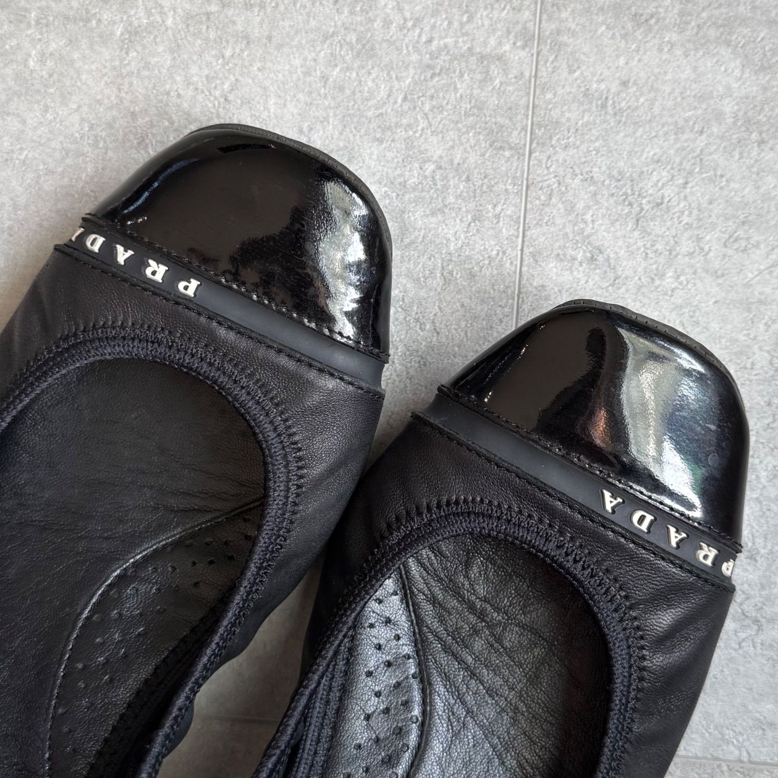 美品 PRADA プラダ ロゴ バレエシューズ フラットシューズ ラムレザー 