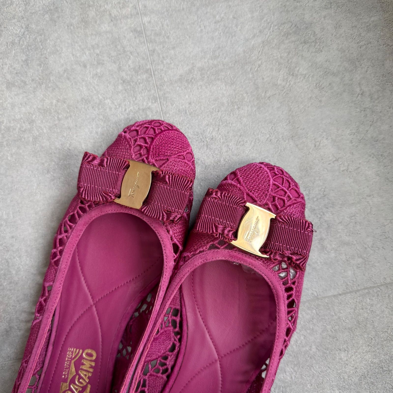 SalvatoreFerragamo サルヴァトーレフェラガモ ヴァラリボン フラット