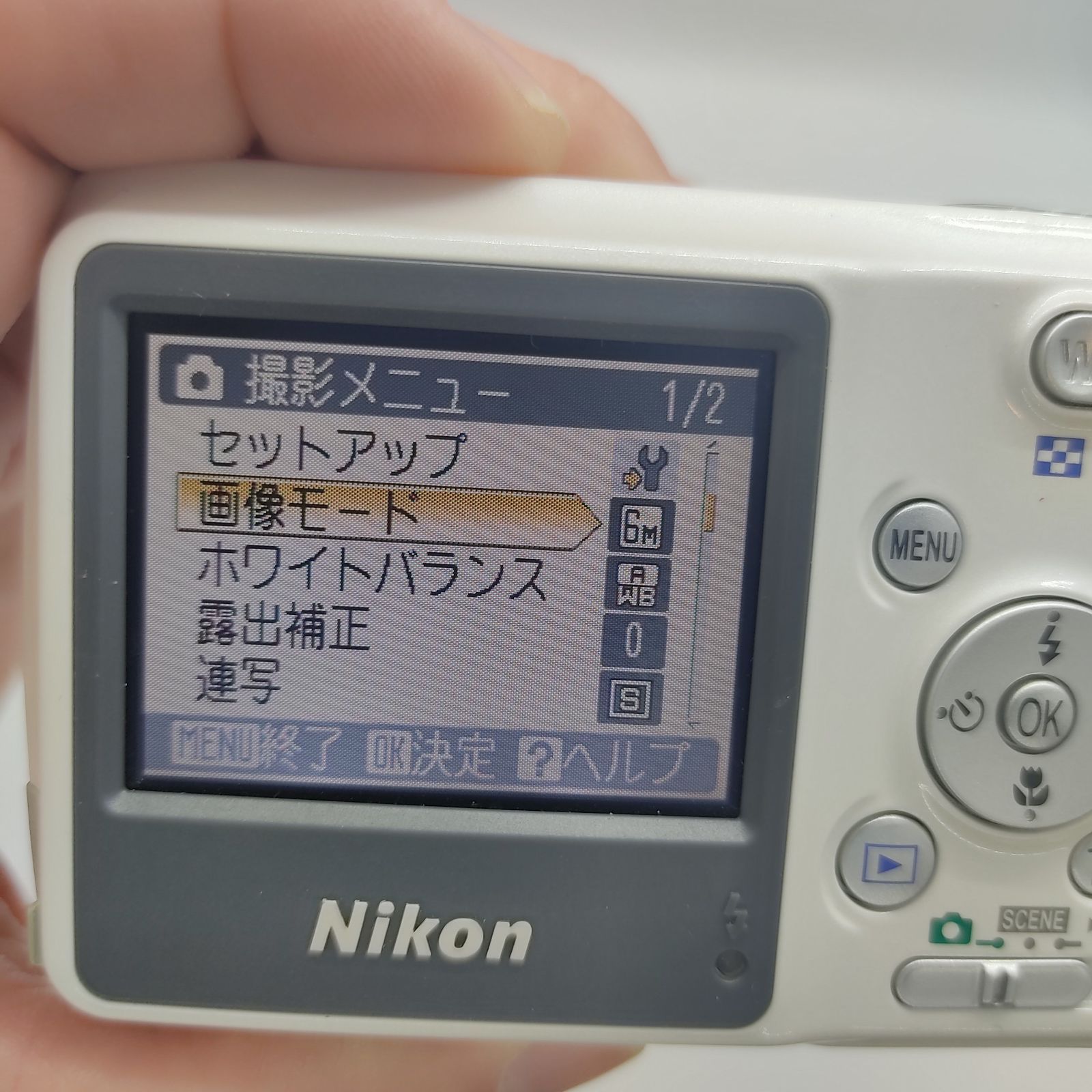 5639 【美品】 Nikon Coolpix L2 Compact Digital Camera 動作確認済