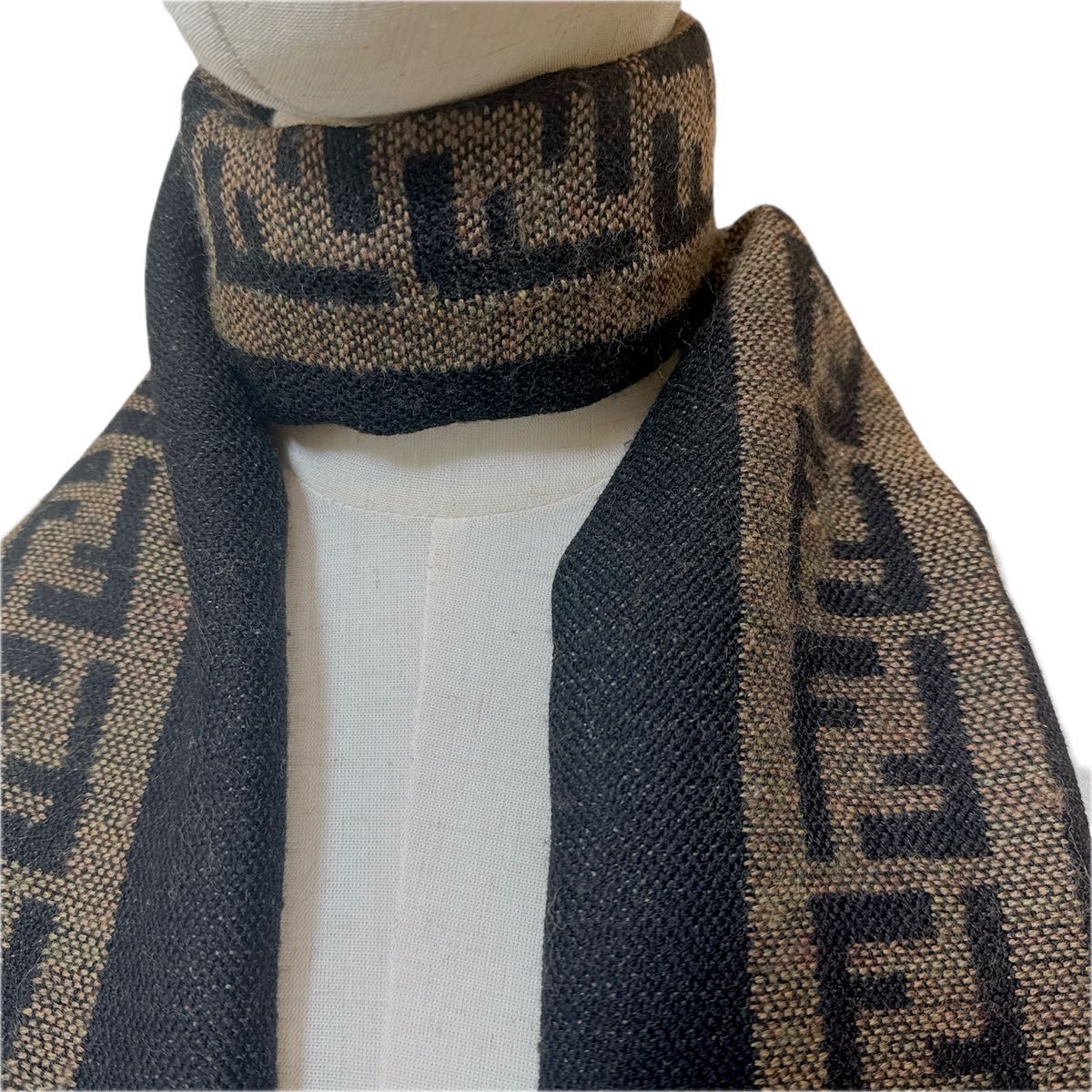 新品同様□ FENDI フェンディ ズッカ柄 ウール100％ マフラー