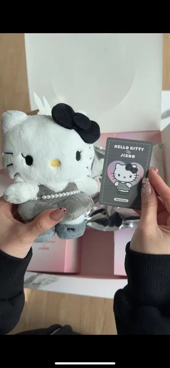 ハローキティ ジス コラボ ぬいぐるみ キーホルダー ブラックグレー