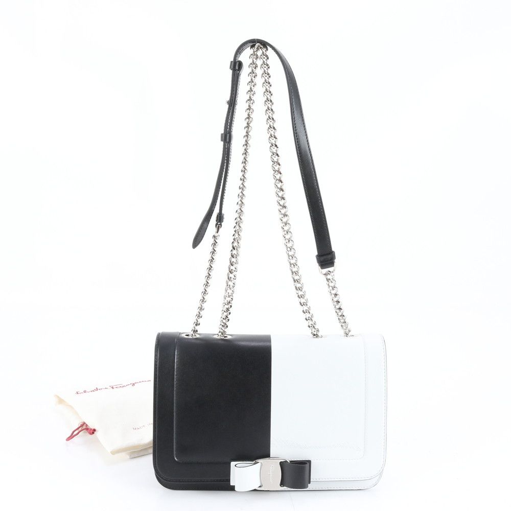 サルヴァトーレ フェラガモ ブラック ホワイト ショルダー リボン チェーン 極美品 サルヴァトーレフェラガモ ヴァラリボン チェーン レザー 2WAY