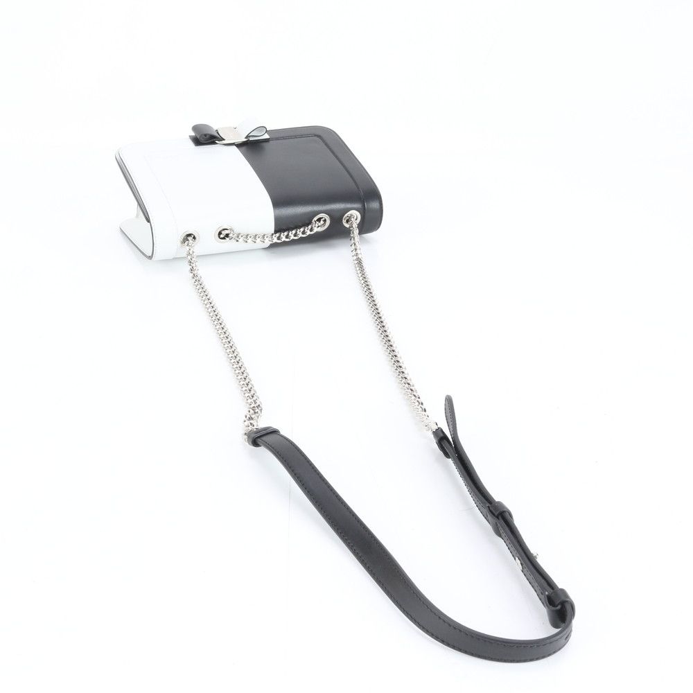 極美品 サルヴァトーレフェラガモ ヴァラリボン チェーン レザー 2WAY