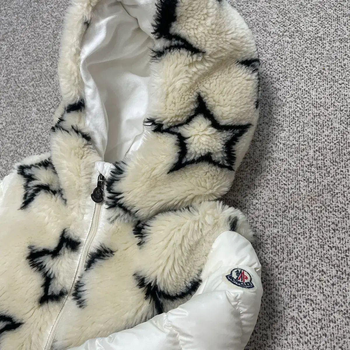 3Y モンクレール キッズ 星 ダウン - メルカリ