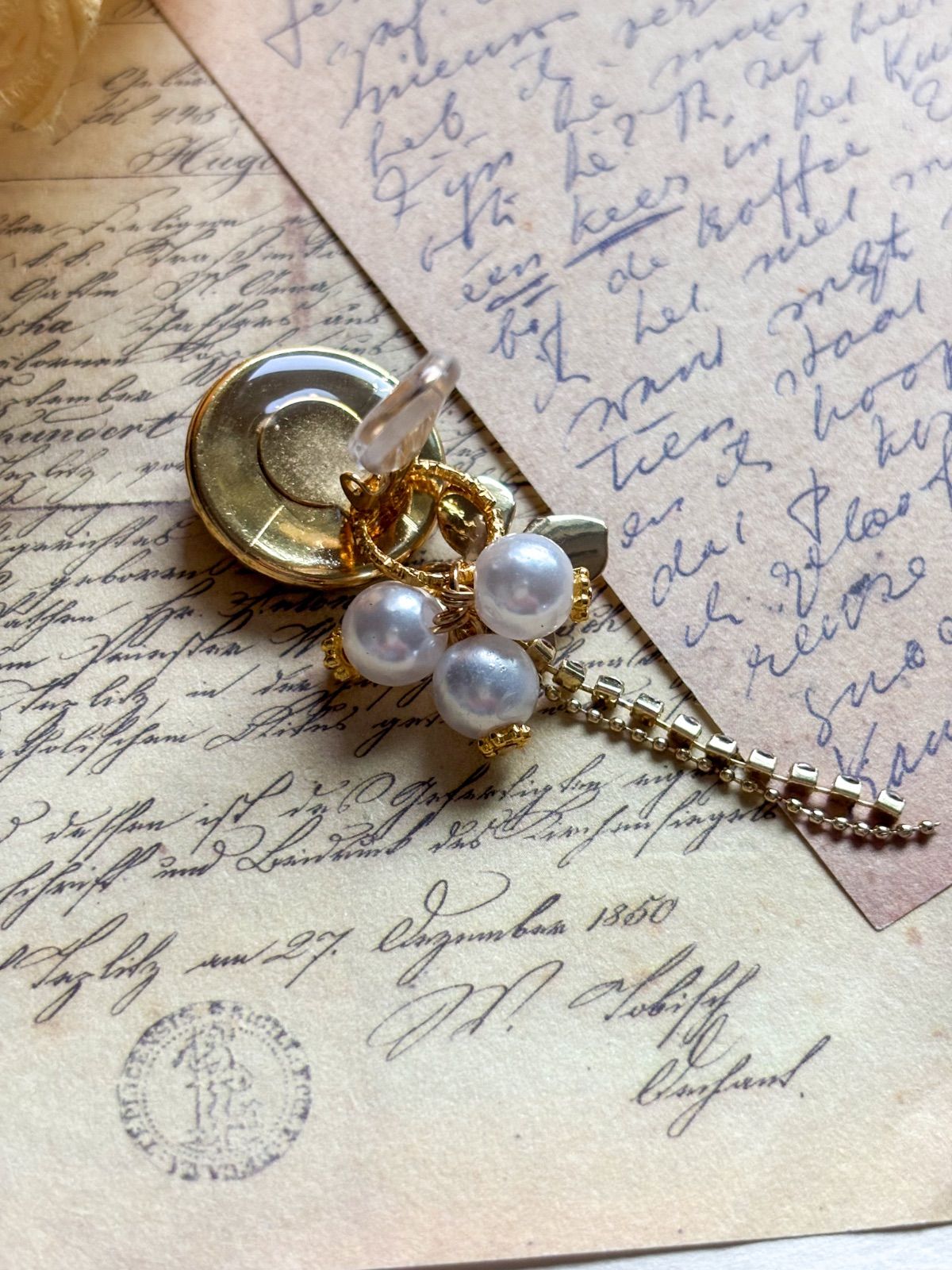 338≫レトロボタンの2wayイヤリング - メルカリ