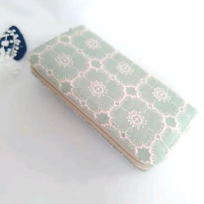 受注製作】刺繍1・anemone ミント×ライトピンク 本革ギャルソン長財布
