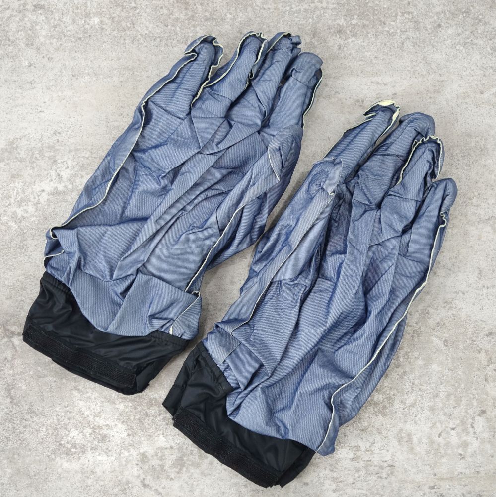 美品 ザ ノースフェイス THE NORTH FACE グローブ NS86100 Lサイズ 防水 手袋 5本指 GTX 登山 トレッキング アウトドア 美品 ザ ノースフェイス THE NORTH FACE グローブ NS86100 Lサイズ