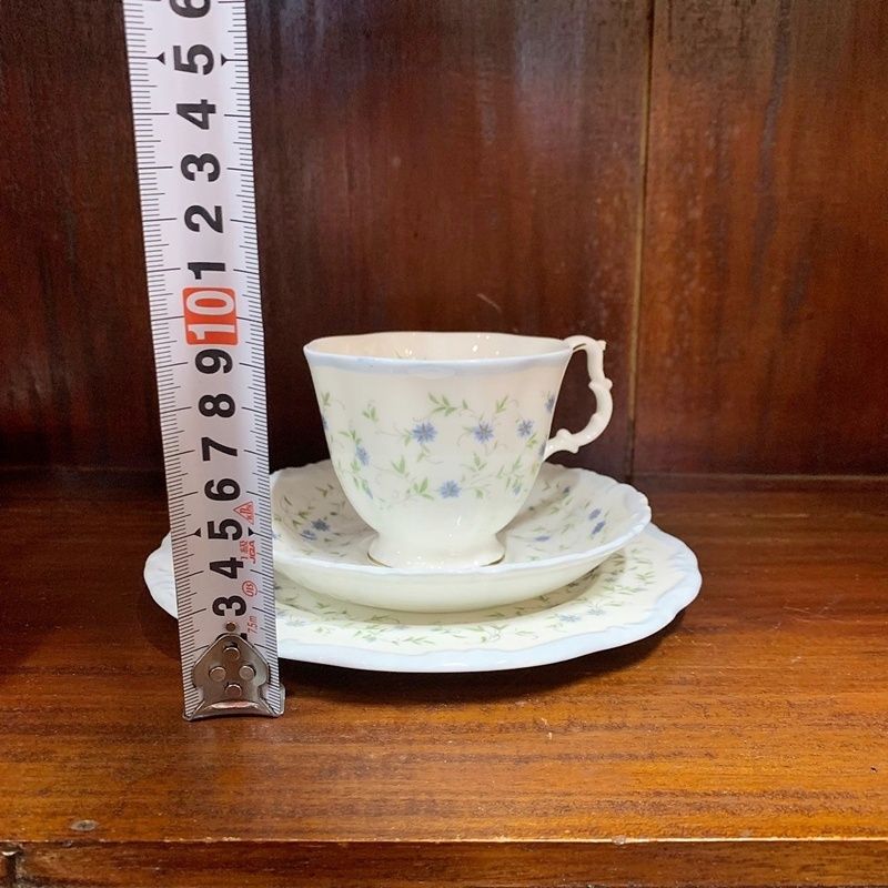 ロイヤルアルバート キャロライン トリオ カップ＆ソーサー＆プレート